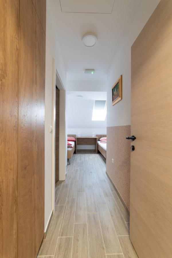 Apartmani Spoljar ซูปันยา ภายนอก รูปภาพ
